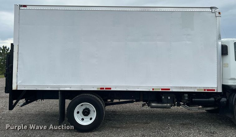 image for item KW9173 2007 Mitsubishi FUSO  box truck