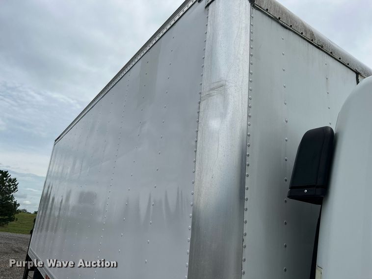 image for item KW9173 2007 Mitsubishi FUSO  box truck