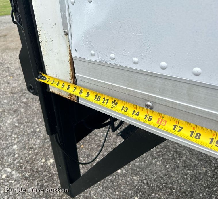 image for item KW9173 2007 Mitsubishi FUSO  box truck