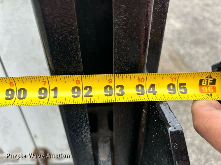 image for item KW9173 2007 Mitsubishi FUSO  box truck