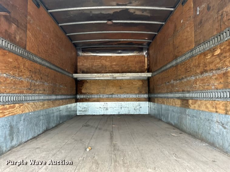 image for item KW9173 2007 Mitsubishi FUSO  box truck