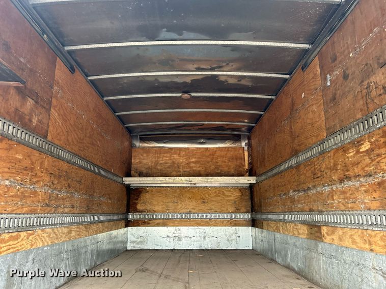 image for item KW9173 2007 Mitsubishi FUSO  box truck