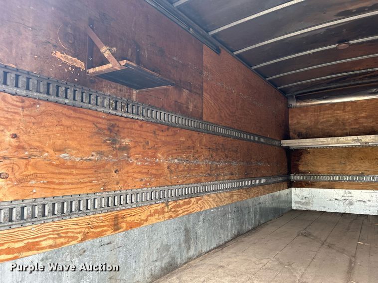 image for item KW9173 2007 Mitsubishi FUSO  box truck