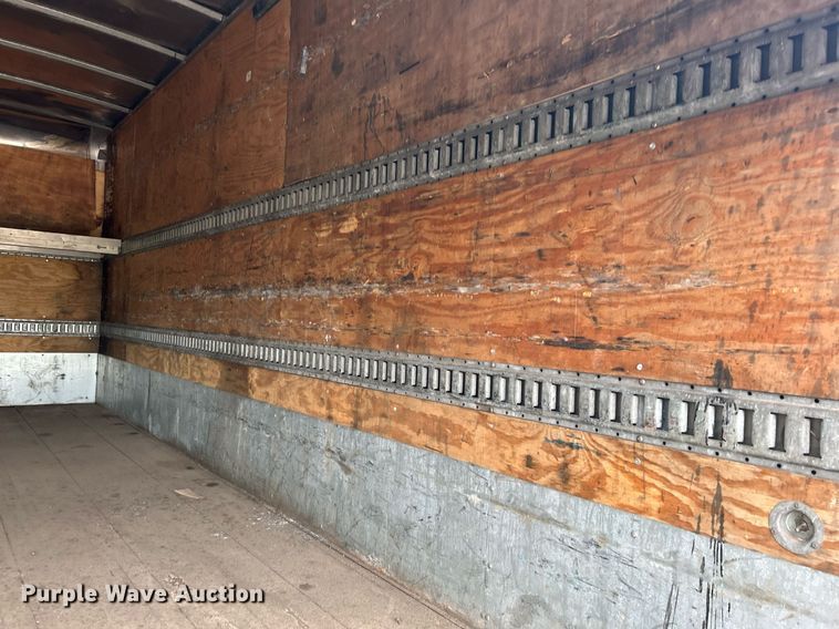 image for item KW9173 2007 Mitsubishi FUSO  box truck