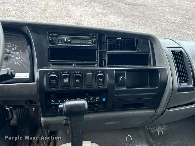 image for item KW9173 2007 Mitsubishi FUSO  box truck