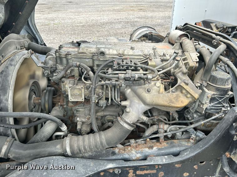 image for item KW9173 2007 Mitsubishi FUSO  box truck