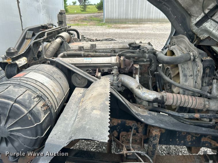 image for item KW9173 2007 Mitsubishi FUSO  box truck