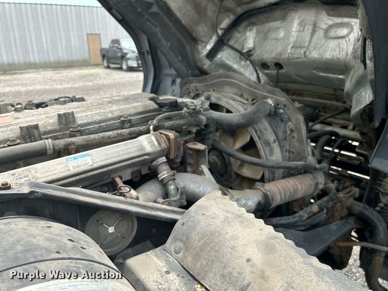 image for item KW9173 2007 Mitsubishi FUSO  box truck