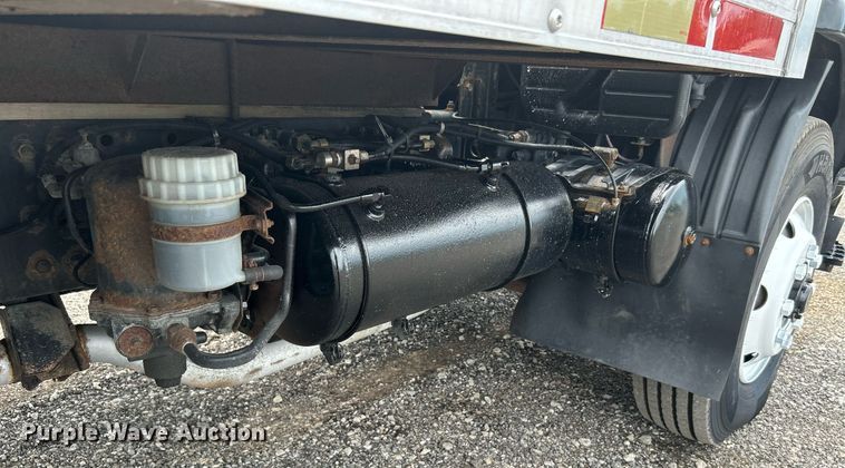 image for item KW9173 2007 Mitsubishi FUSO  box truck