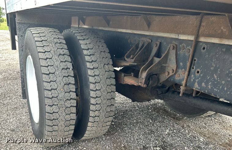 image for item KW9173 2007 Mitsubishi FUSO  box truck