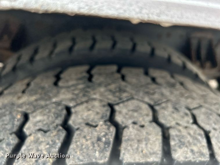 image for item KW9173 2007 Mitsubishi FUSO  box truck