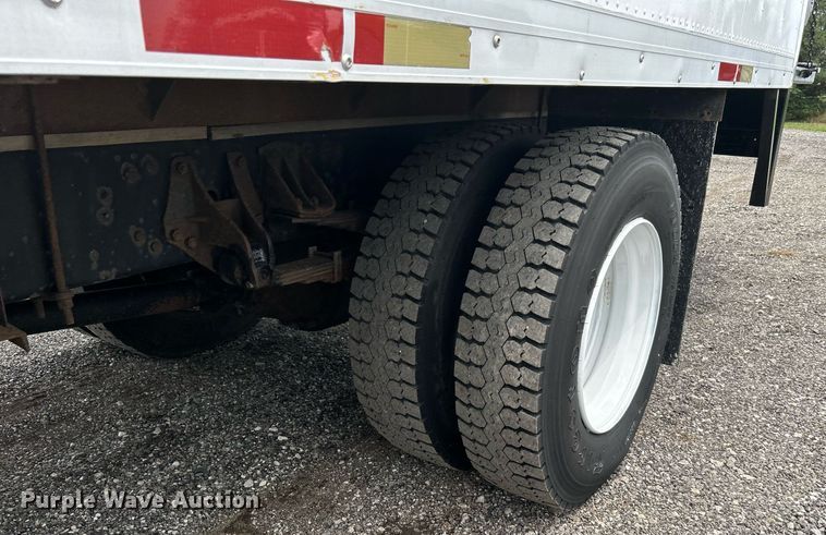 image for item KW9173 2007 Mitsubishi FUSO  box truck