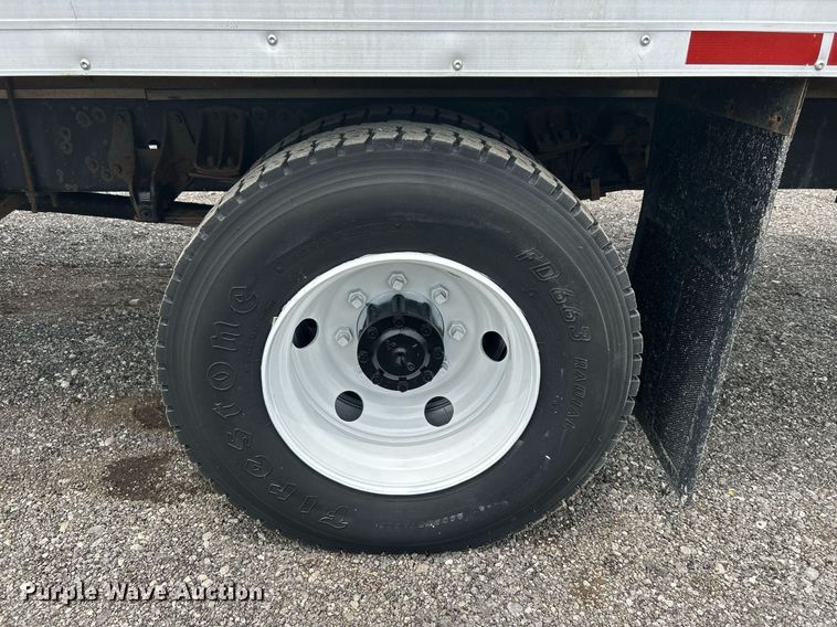 image for item KW9173 2007 Mitsubishi FUSO  box truck