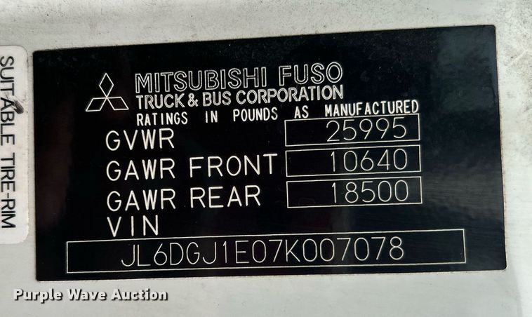 image for item KW9173 2007 Mitsubishi FUSO  box truck