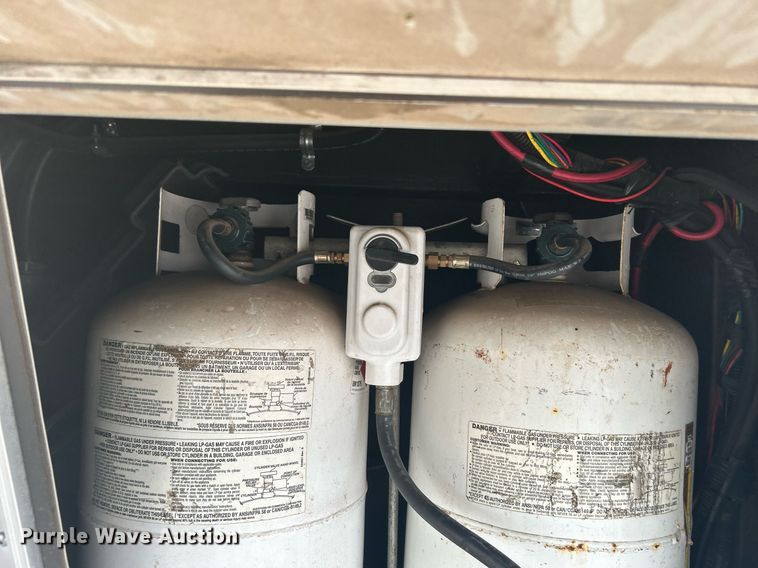 image for item KW9185 2014 Vintage Trailers, LTD. OL828GN  enclosed cargo trailer