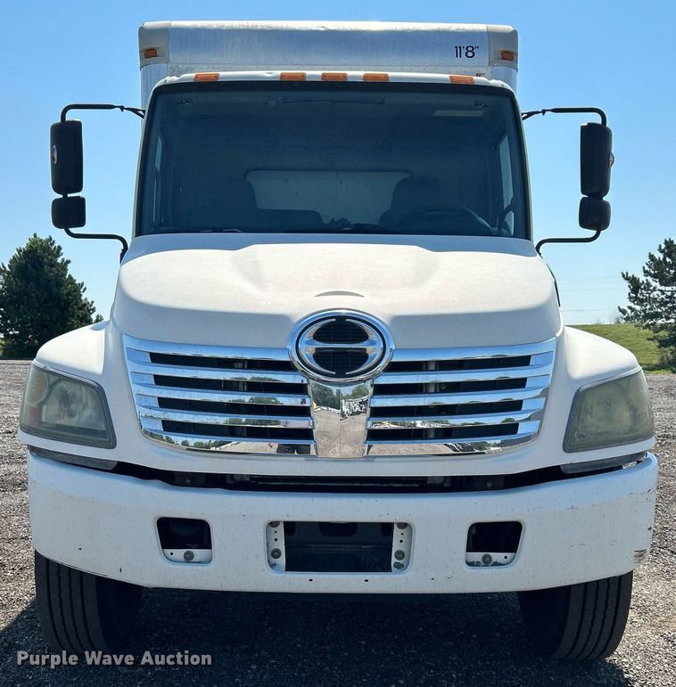image for item KW9190 2008 Hino 308  box truck