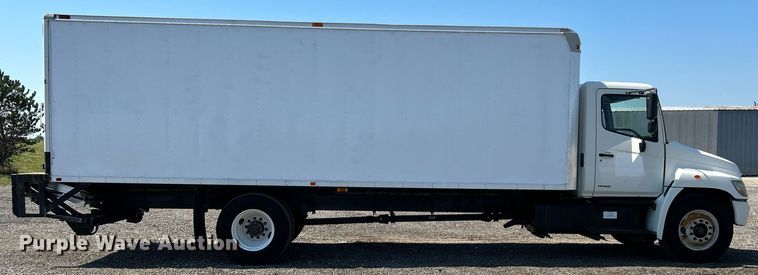 image for item KW9190 2008 Hino 308  box truck