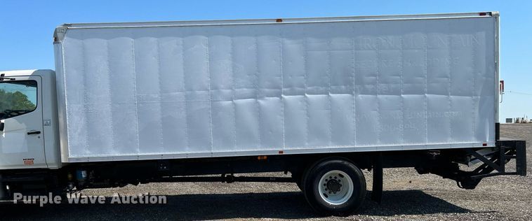 image for item KW9190 2008 Hino 308  box truck