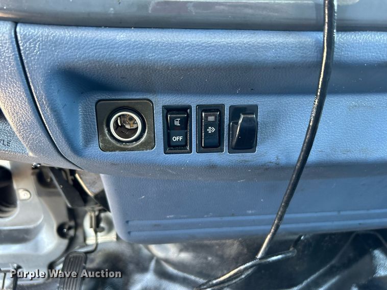 image for item KW9190 2008 Hino 308  box truck