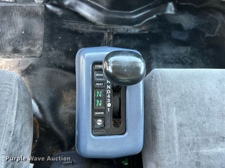 image for item KW9190 2008 Hino 308  box truck