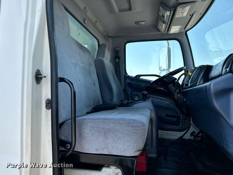 image for item KW9190 2008 Hino 308  box truck