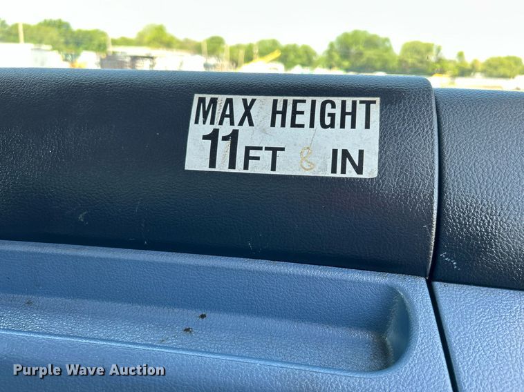 image for item KW9190 2008 Hino 308  box truck