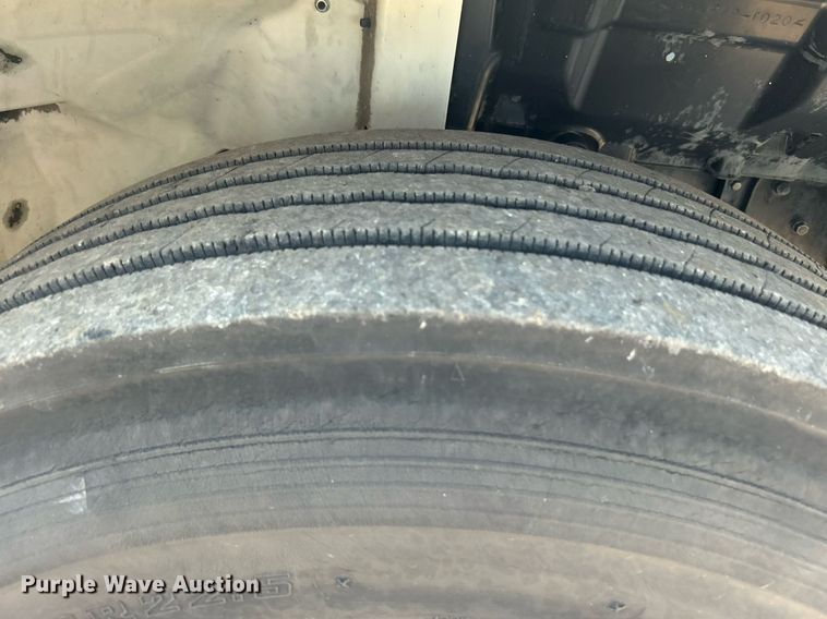 image for item KW9190 2008 Hino 308  box truck