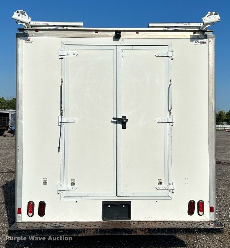 image for item KW9192 2019 Isuzu NPR HD  Crew Cab box truck