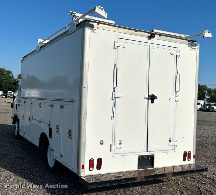 image for item KW9192 2019 Isuzu NPR HD  Crew Cab box truck