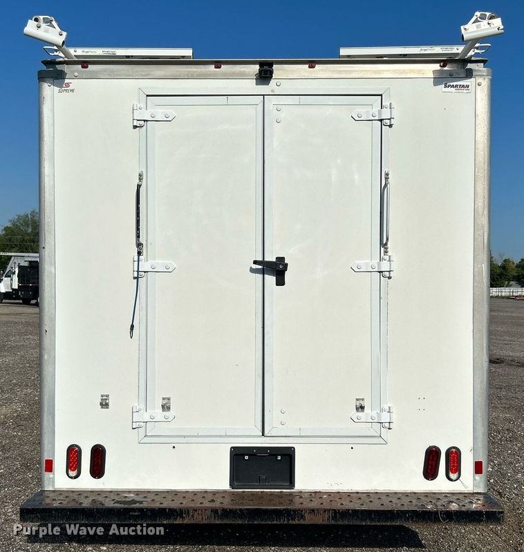 image for item KW9192 2019 Isuzu NPR HD  Crew Cab box truck