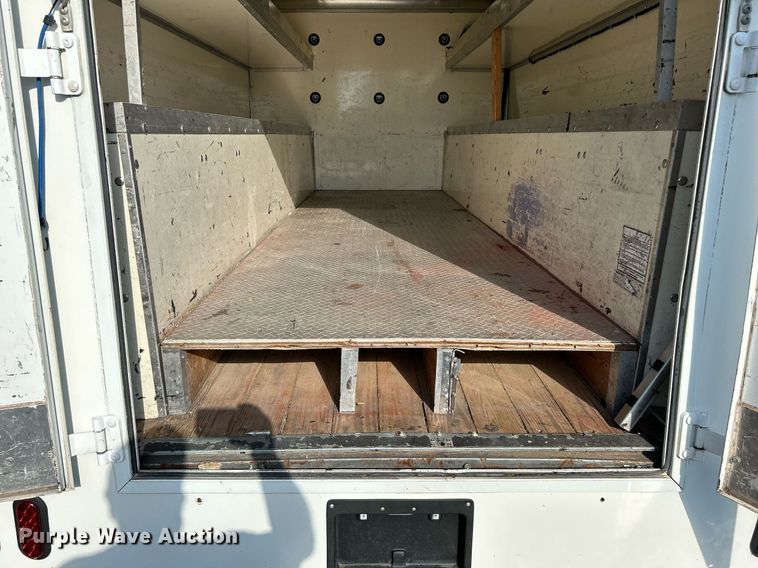 image for item KW9192 2019 Isuzu NPR HD  Crew Cab box truck