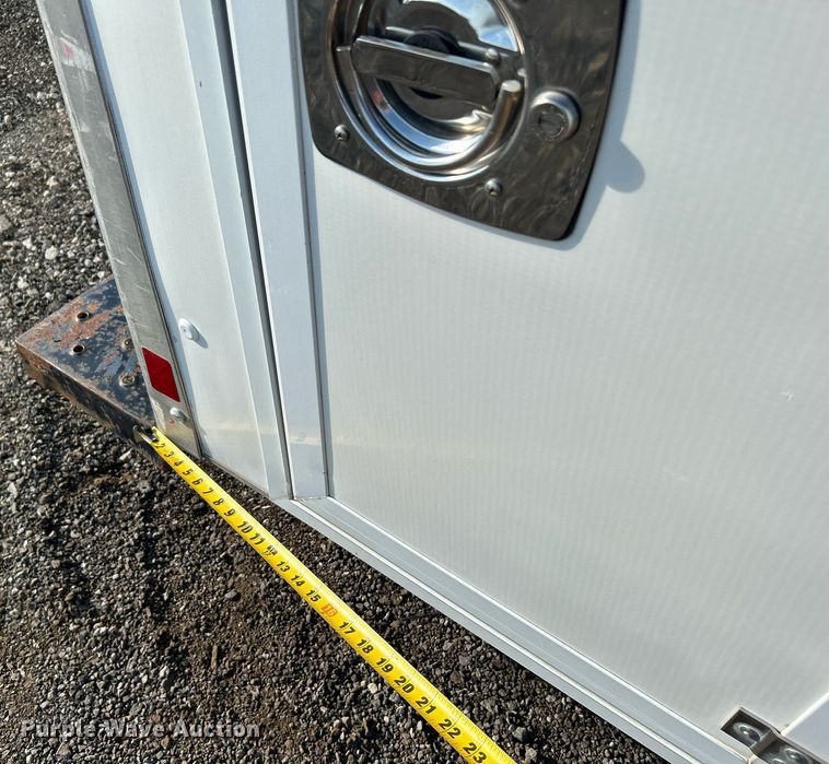 image for item KW9192 2019 Isuzu NPR HD  Crew Cab box truck