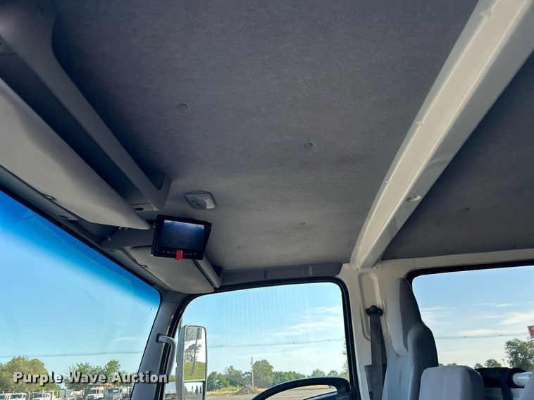 image for item KW9192 2019 Isuzu NPR HD  Crew Cab box truck