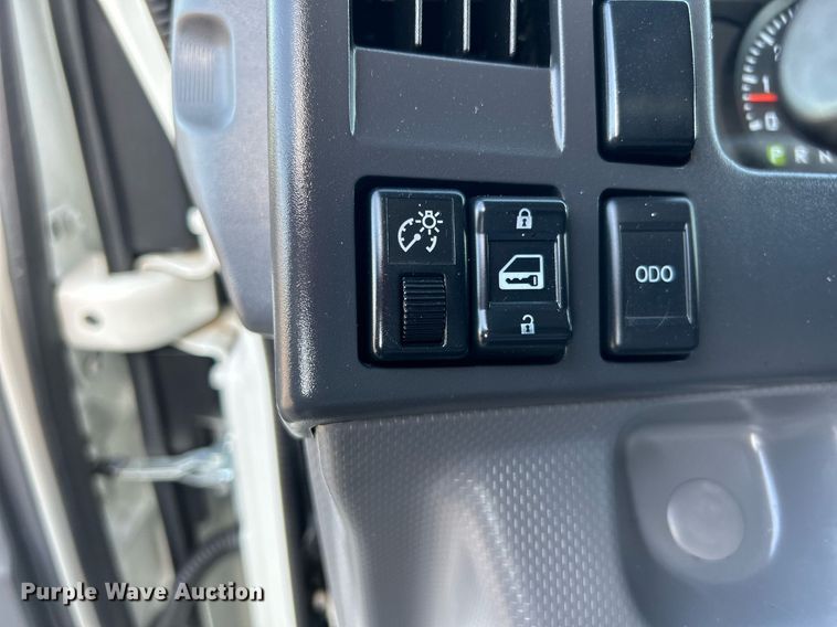 image for item KW9192 2019 Isuzu NPR HD  Crew Cab box truck