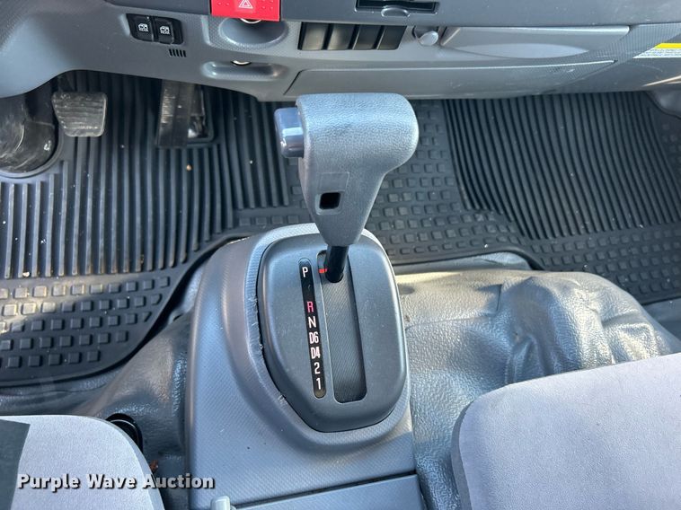 image for item KW9192 2019 Isuzu NPR HD  Crew Cab box truck