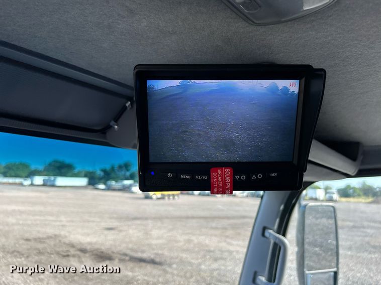 image for item KW9192 2019 Isuzu NPR HD  Crew Cab box truck