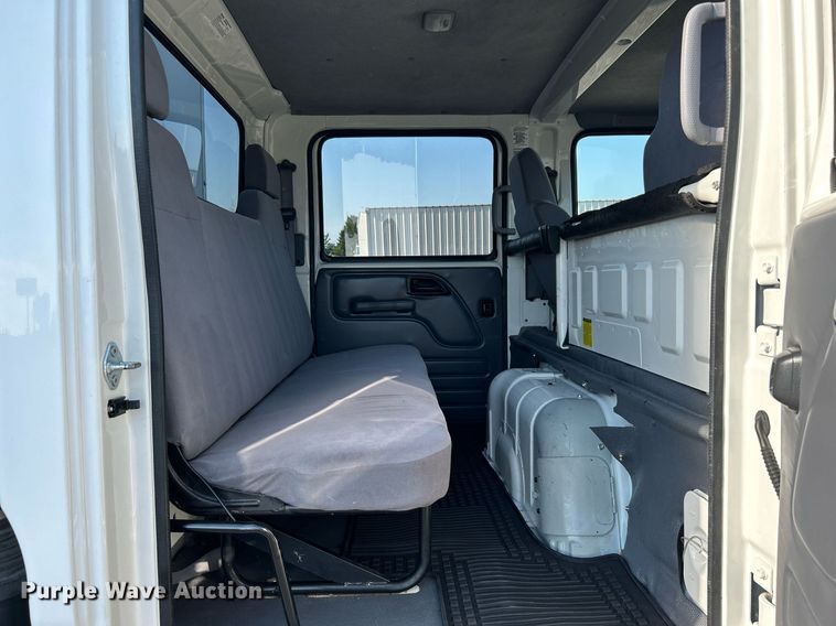 image for item KW9192 2019 Isuzu NPR HD  Crew Cab box truck