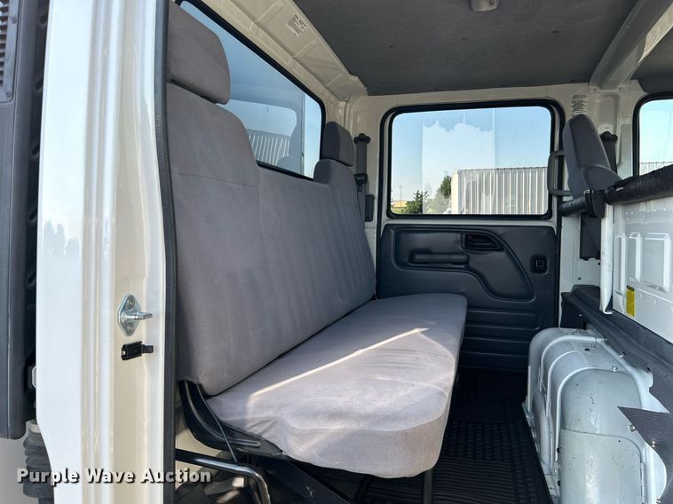 image for item KW9192 2019 Isuzu NPR HD  Crew Cab box truck