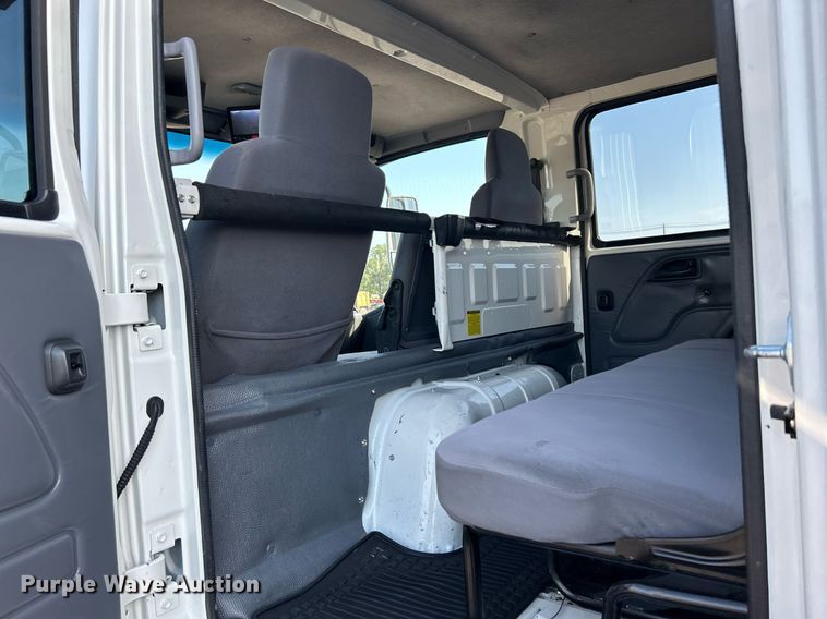 image for item KW9192 2019 Isuzu NPR HD  Crew Cab box truck