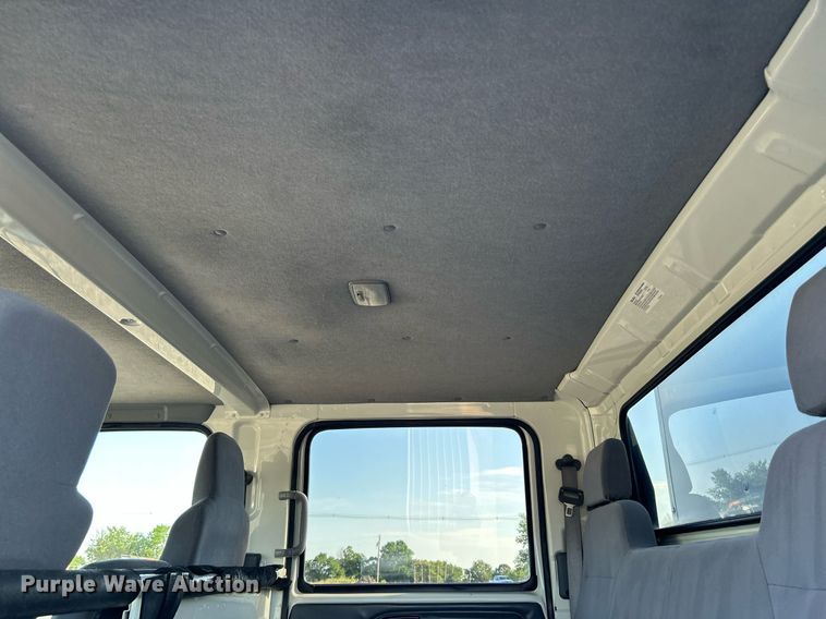 image for item KW9192 2019 Isuzu NPR HD  Crew Cab box truck