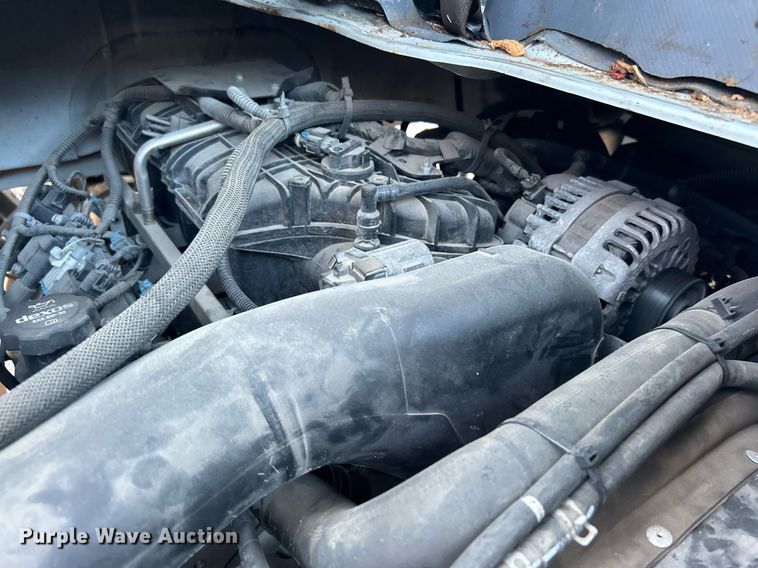 image for item KW9192 2019 Isuzu NPR HD  Crew Cab box truck