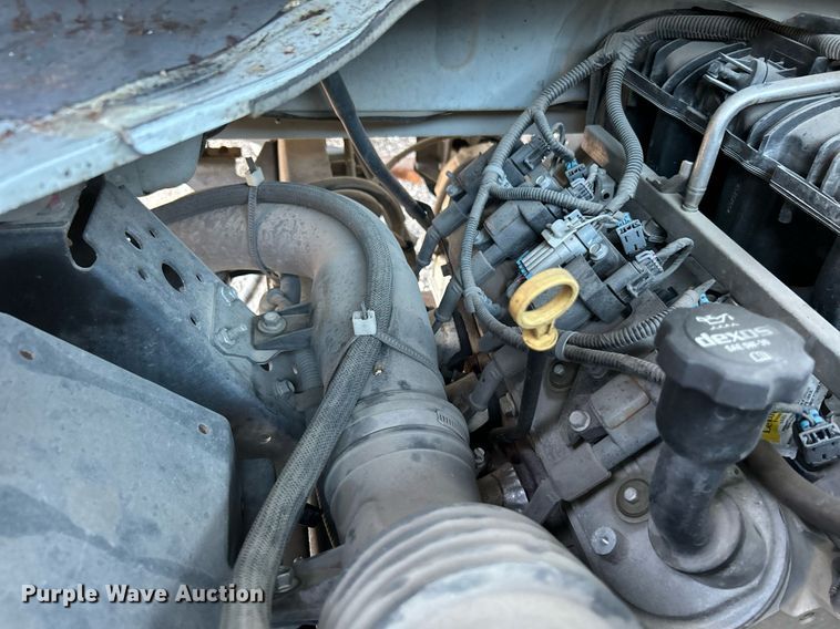 image for item KW9192 2019 Isuzu NPR HD  Crew Cab box truck