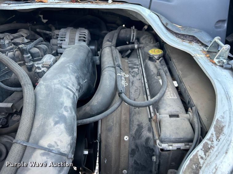 image for item KW9192 2019 Isuzu NPR HD  Crew Cab box truck