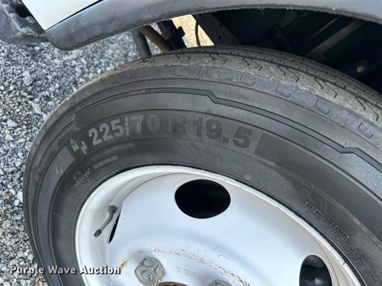 image for item KW9192 2019 Isuzu NPR HD  Crew Cab box truck