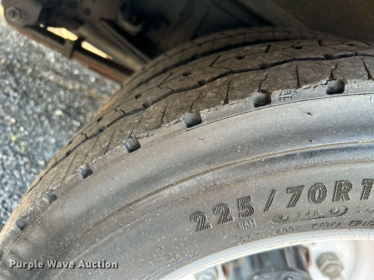 image for item KW9192 2019 Isuzu NPR HD  Crew Cab box truck