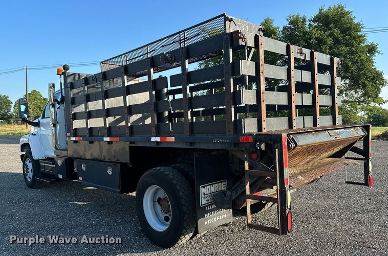 image for item KW9198 2003 GMC C7500  flatbed truck