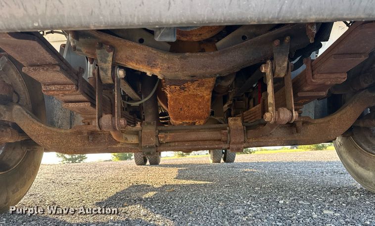 image for item KW9198 2003 GMC C7500  flatbed truck