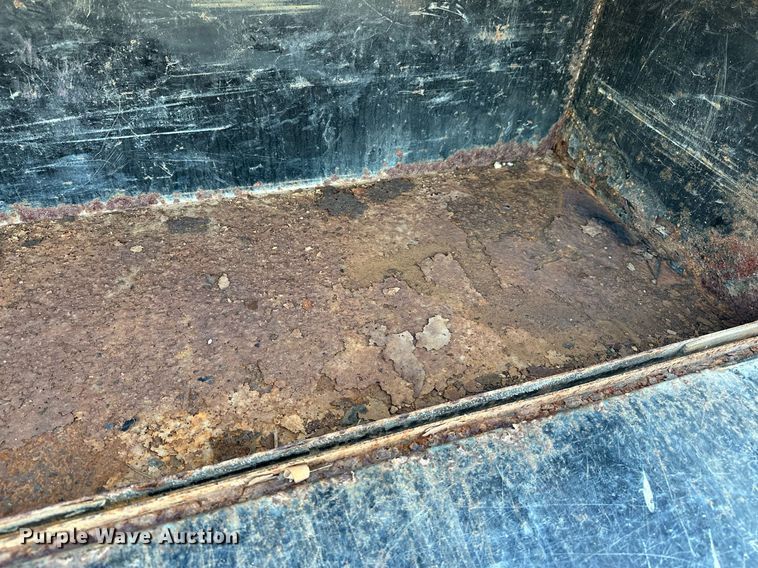 image for item KW9198 2003 GMC C7500  flatbed truck