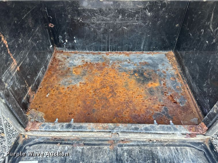 image for item KW9198 2003 GMC C7500  flatbed truck