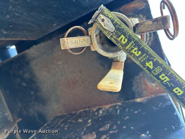 image for item KW9198 2003 GMC C7500  flatbed truck